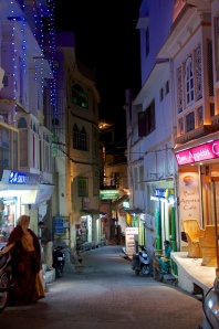 A narrow lane in the heart of Udaipur (India)